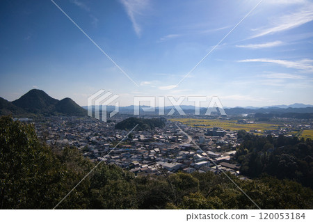 Cityscape seen from the ruins of Ogurayama Castle in Mino City, Gifu Prefecture 120053184