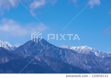 Mount Ariake in late winter as seen from the Misato Akemori area of Azumino City 120056131