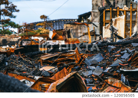 2020 Noto Peninsula Earthquake: Scorched earth townscape of Wajima 120056505