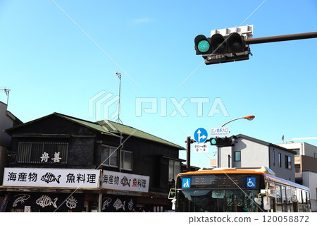「江之島站口」十字路口（神奈川縣藤澤市片瀨海岸1丁目） 120058872
