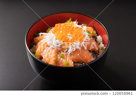海鮮蓋飯(鮭魚、銀魚、鮭魚子) 海鮮蓋飯(鮭魚、銀魚、鮭魚子) 120058961
