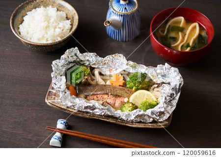 秋天烤秋天三文魚 120059616