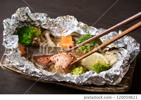 Fall grilled autumn salmon 120059621