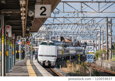 Limited Express Shirasagi bound for Tsuruga departing from Nagahama Station on the Hokuriku Main Line Limited Express Shirasagi bound for Tsuruga departing from Nagahama Station on the Hokuriku Main Line 120059637