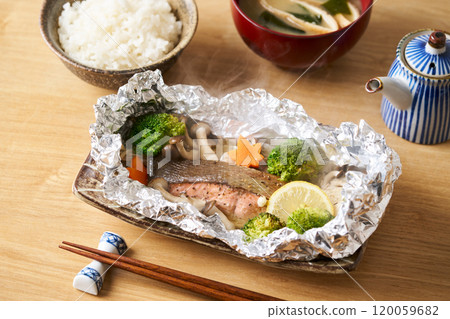 秋天烤秋天三文魚 120059682