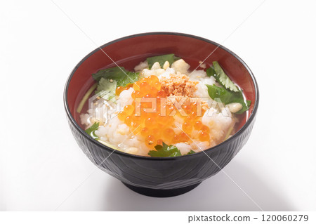 Salmon roe and grilled salmon roe with dashi tea 120060279