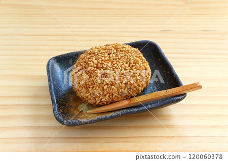 Golden sesame rice balls Golden sesame rice balls 120060378