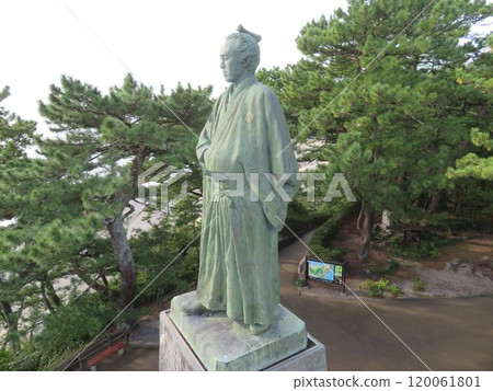高知縣高知市勝濱市坂本龍馬的雕像 高知縣高知市勝濱市坂本龍馬的雕像 120061801