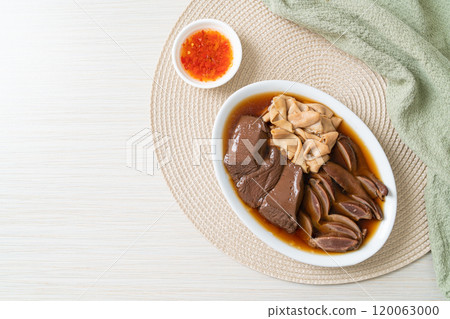 stewed duck offal in brown soup 120063000