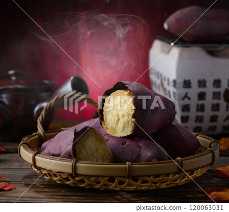Autumn taste: baked sweet potato (sweet potato) Autumn taste: baked sweet potato (sweet potato) 120063031
