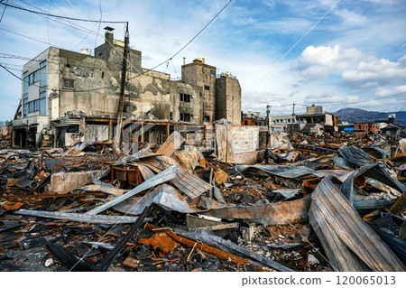 能登半島地震：輪島的焦土街景 120065013