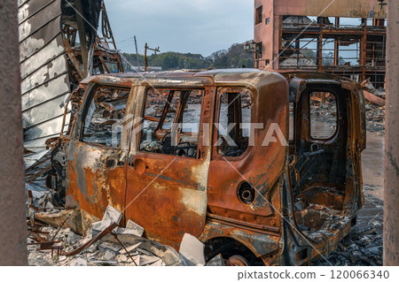 能登半島地震 燒毀的汽車 120066340
