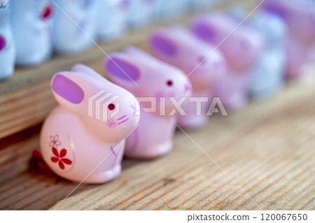 初夏的熊野神社（熊野大社） 許願兔 夕日兔 山形縣南陽市 120067650