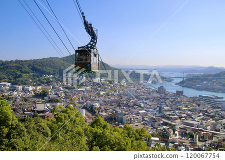 Ropeway and the Seto Inland Sea (Onomichi City, Hiroshima Prefecture) 120067754