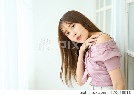 young woman young woman 120068018