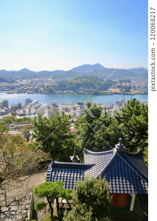 從千光寺境內眺望瀨戶內海和街景（廣島縣尾道市） 120068217