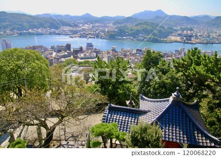 從千光寺境內眺望瀨戶內海和街景（廣島縣尾道市） 120068220