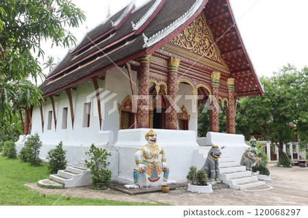 瑯勃拉邦的建築物 120068297