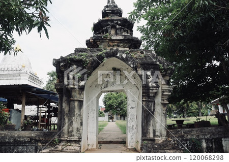 Architectural Buildings in Luang Prabang 120068298