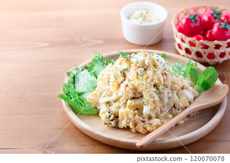 Sweet potato, boiled egg and tuna potato salad 120070078