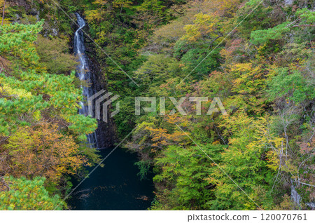 Lake Yambaagattsu and Fudo Falls Lake Yambaagattsu and Fudo Falls 120070761