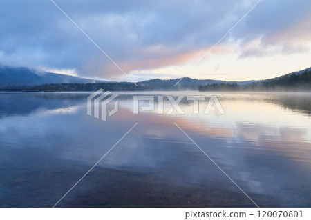 秋天的尾瀨 大瀨沼的清晨風景 秋天的尾瀨 大瀨沼的清晨風景 120070801