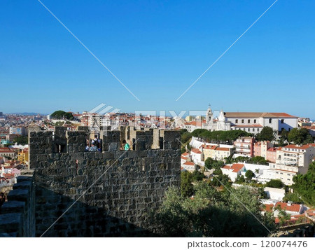 聖喬治城堡和里斯本城市景觀（葡萄牙） 120074476