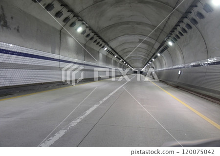 tunnel 120075042