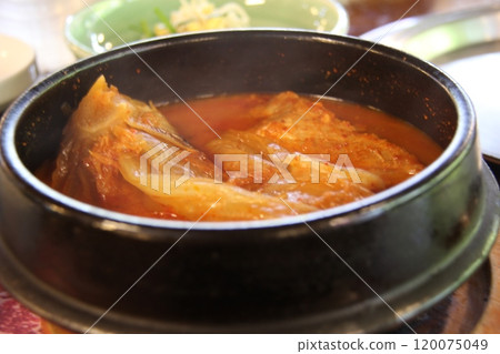 korean gimchizigae 120075049