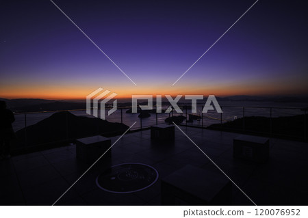 Kirosan Observation Deck, Ehime Prefecture Kirosan Observation Deck and sunset scenery Kirosan Observation Deck, Ehime Prefecture Kirosan Observation Deck and sunset scenery 120076952
