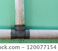 T connection on water pipe 120077154