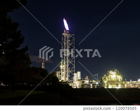 兵庫縣姬路市網幹工廠區工廠夜景 120078505
