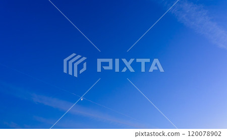 Dragon clouds flowing in the blue evening sky 120078902