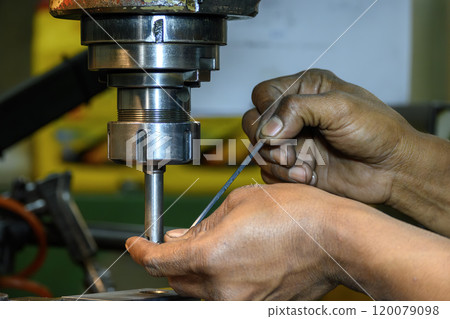 The metal working operation on NC milling machine. The metal working operation on NC milling machine. 120079098