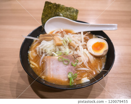 Tonkotsu ramen Yokohama Iekei ramen Tonkotsu ramen Yokohama Iekei ramen 120079455