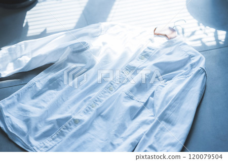 White shirt 120079504