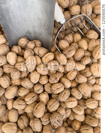 whole walnuts at market with blank label or tag 120080876