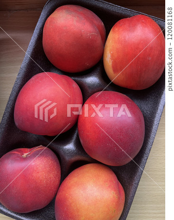 Red fruits 120081168
