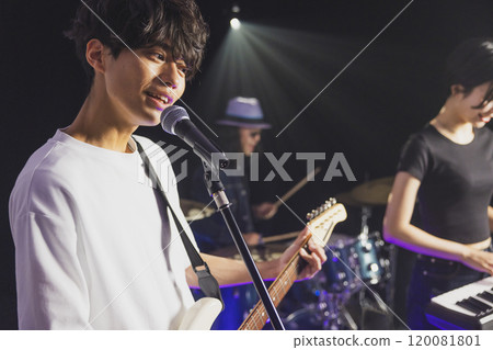 Band Live Vocalist 120081801