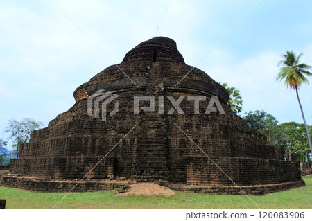 Si Satchanalai 歷史公園的 Phra Si Ratana Mahathat 寺 Si Satchanalai 歷史公園的 Phra Si Ratana Mahathat 寺 120083906