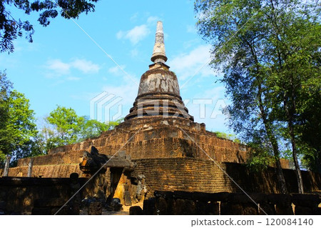 Si Satchanalai Historical Park, Wat Chang Lom 120084140