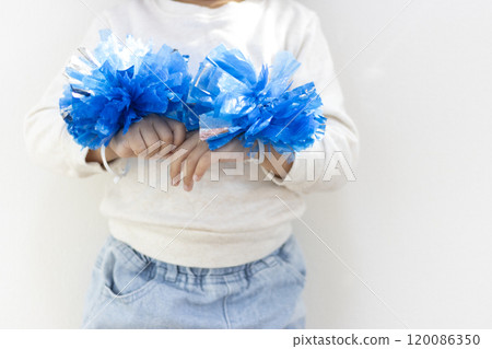 Girl dancing with pom-poms (no face, 4 years old, Japanese, no face) Girl dancing with pom-poms (no face, 4 years old, Japanese, no face) 120086350
