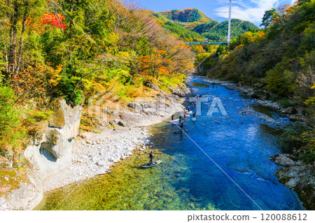 Autumn in Suwa Gorge and SUP 120088612
