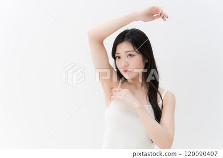 除毛/美觀 關心腋窩的年輕女性 上半身 120090407