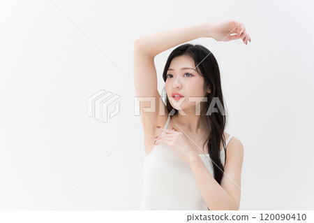 除毛/美觀 關心腋窩的年輕女性 上半身 除毛/美觀 關心腋窩的年輕女性 上半身 120090410
