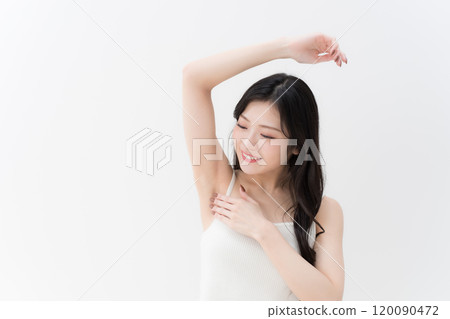 除毛/美觀 關心腋窩的年輕女性 上半身 120090472