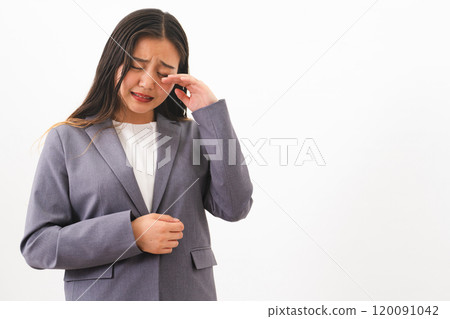 穿著西裝的年輕女子 商業形象 120091042