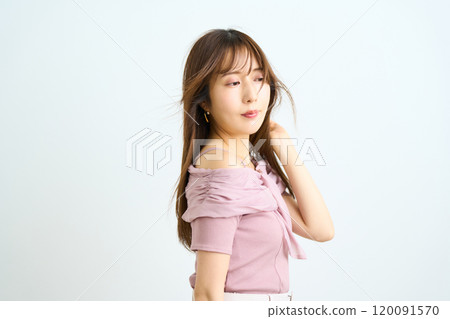 Fashion portrait of a young Japanese woman Fashion portrait of a young Japanese woman 120091570