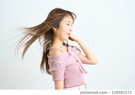 Fashion portrait of a young Japanese woman Fashion portrait of a young Japanese woman 120091571