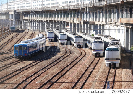 [JR West] 12 series and 683 series 0 series (Miyahara Branch Office) 120092057